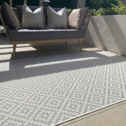 Washable Diamond Print Outdoor Rug