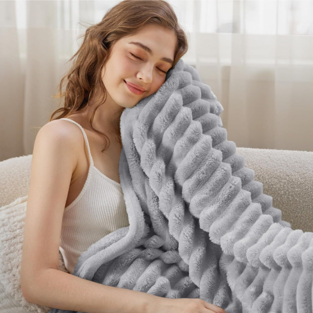 Lianne | Plush Stripped Blanket